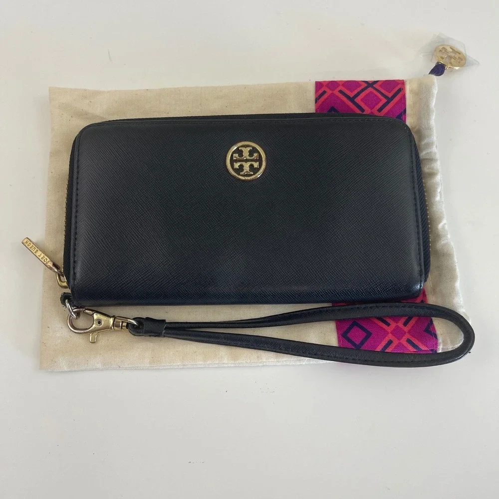Tory Burch Robinson‎ Continental Wallet Wristlet Black Saffiano Leather Zip Long
